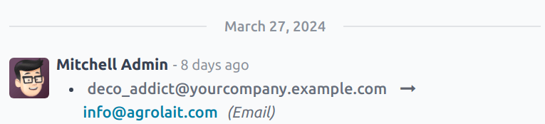 ภาพระยะใกล้ของเธรดช่องแชทพร้อมการอัปเดตบันทึกข้อมูลติดต่อ